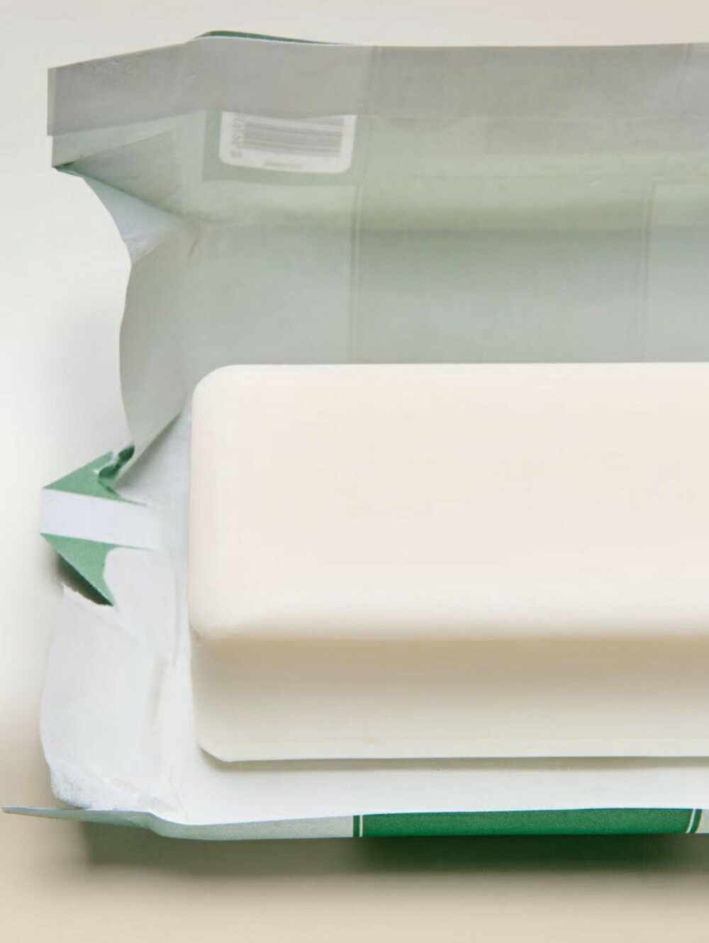 Bath & Body Works EUCALYPTUS SPEARMINT Shea Butter Cleansing Bar, 5 oz (3 Pcs) - Picture 5 of 7